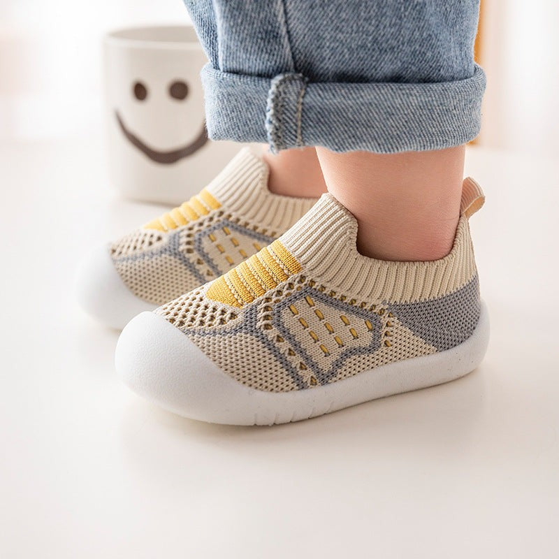 Flexible barefoot-style baby first-walker shoe - product photo 1