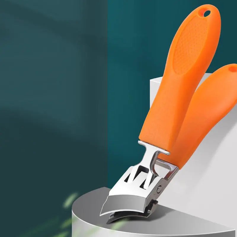 Wide-grip nail clippers with splash guard - product photo 1