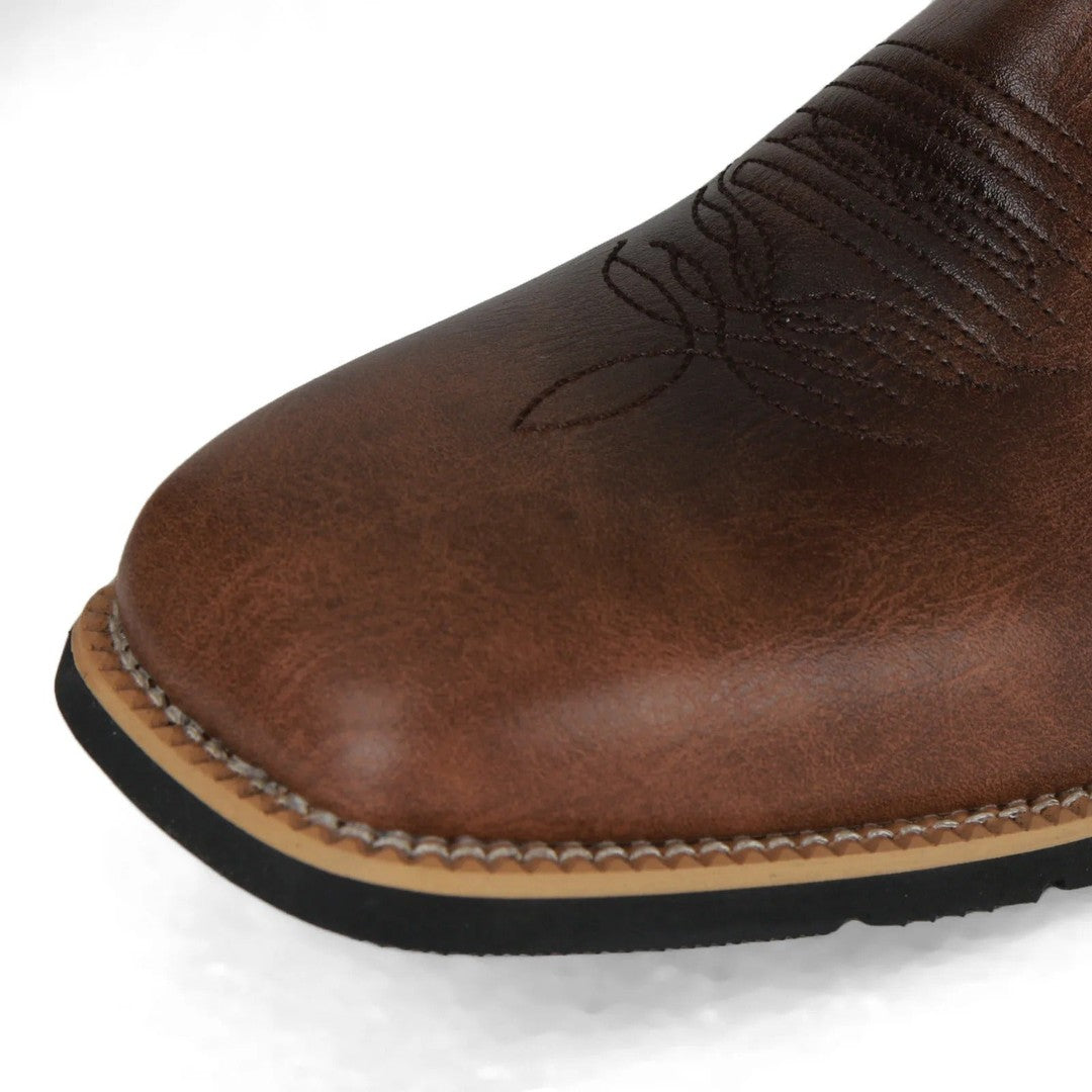 Man wearing the Tristan men's shoes, 10 view