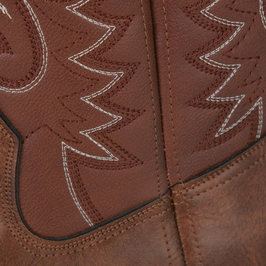 Man wearing the Tristan men's shoes, 11 view