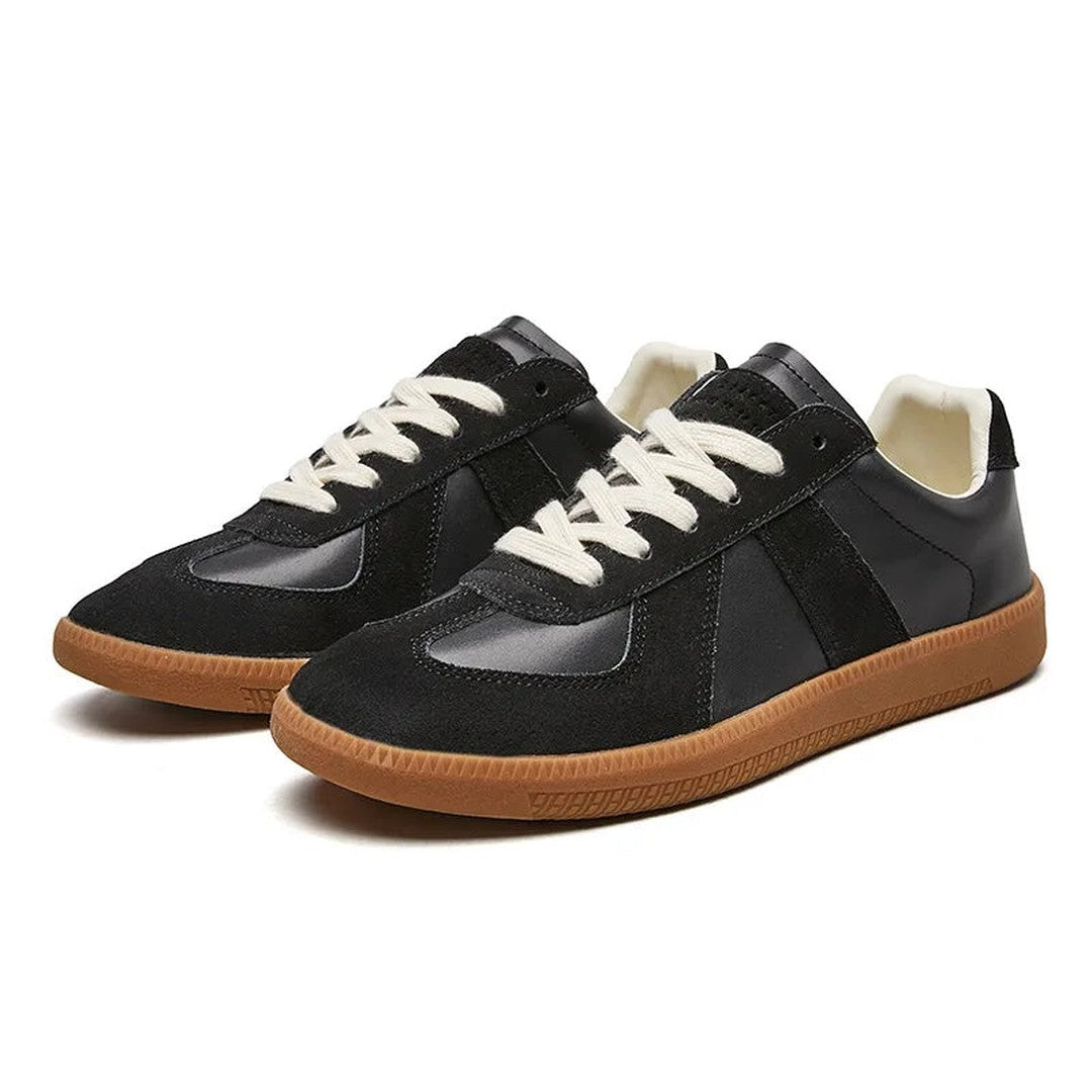 Man wearing the Vaughn men's casual lace shoes, detail view