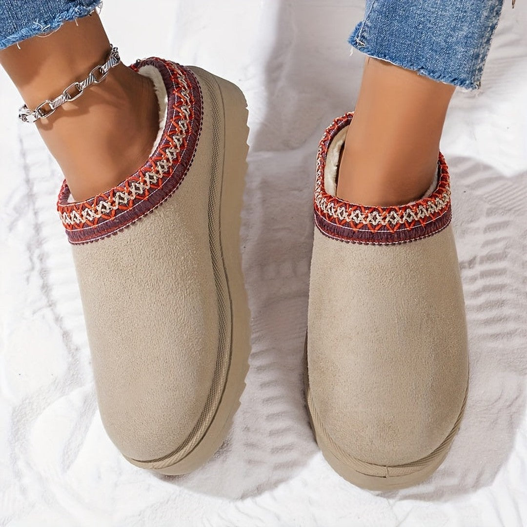 Woman wearing the Vera women's boots, 7 view