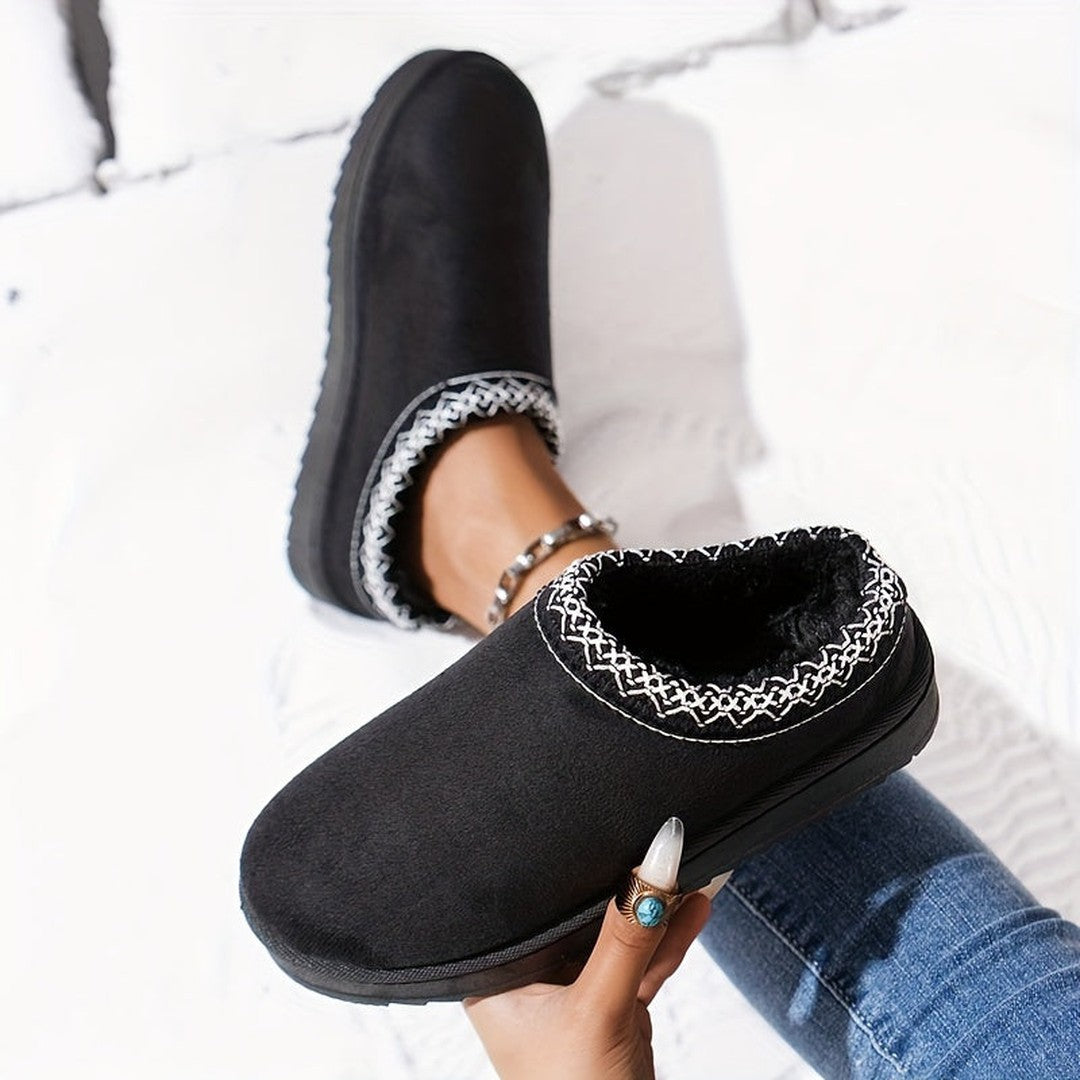 Woman wearing the Vera women's boots, 9 view