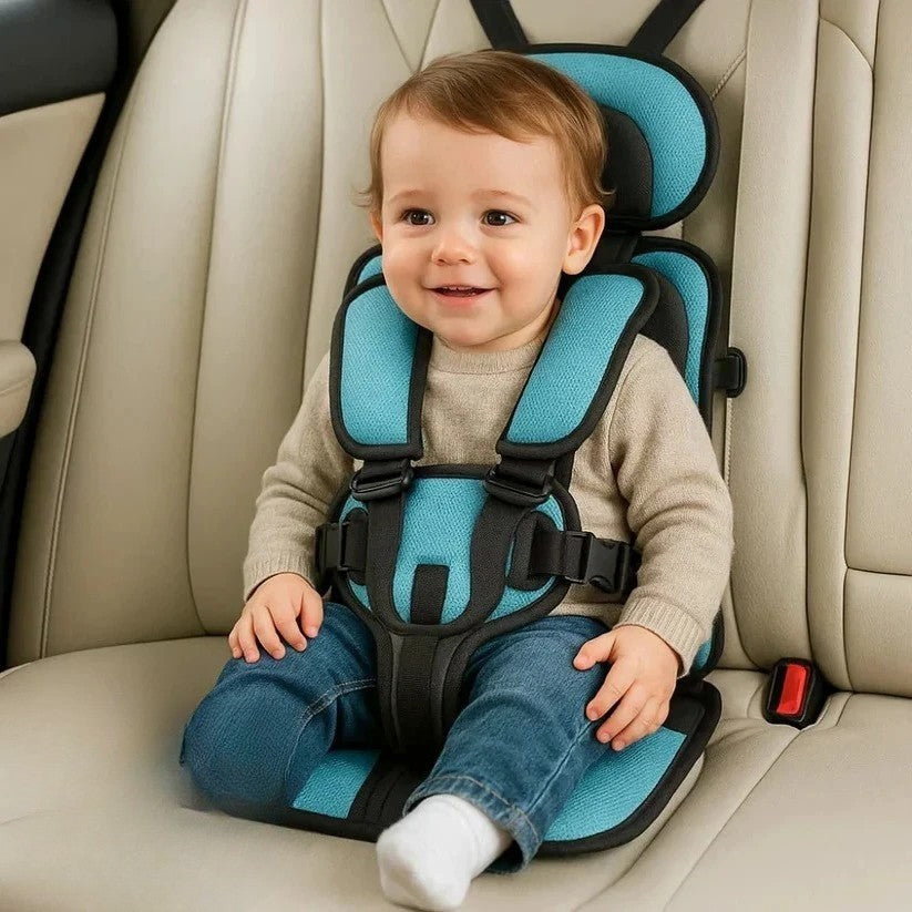 Foldable child travel seat with a five-point harness - product photo 1