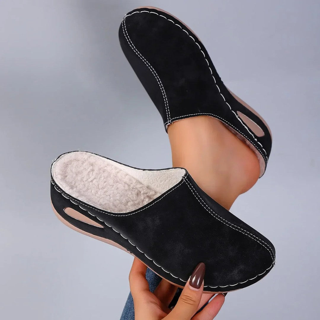 Women's wedge clogs - product photo 3