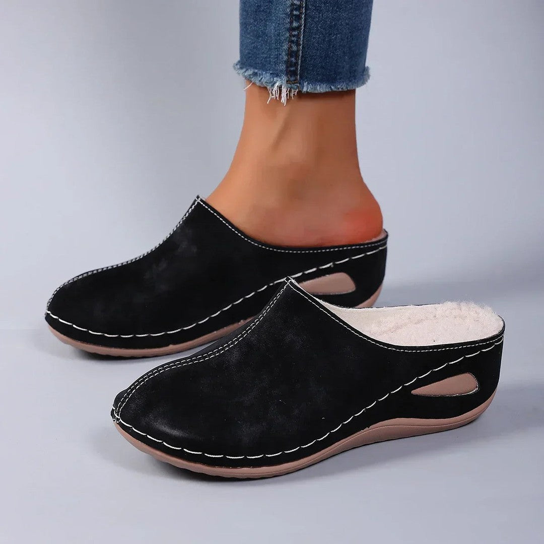 Women's wedge clogs - product photo 4