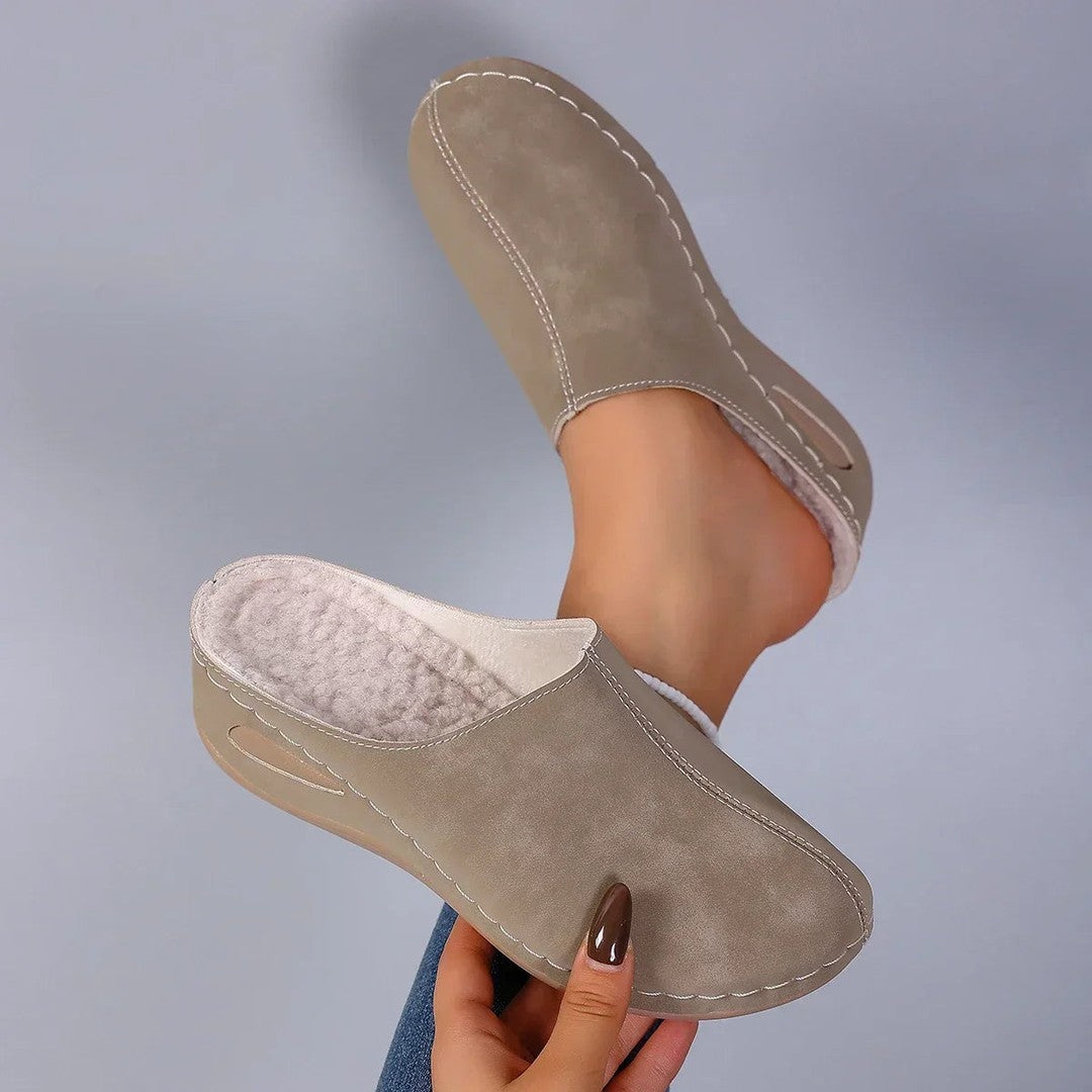 Women's wedge clogs - product photo 5