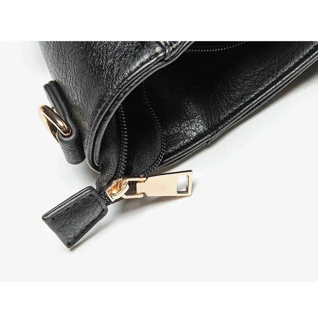 Woman wearing the Ximena women's elegant bag, 10 view
