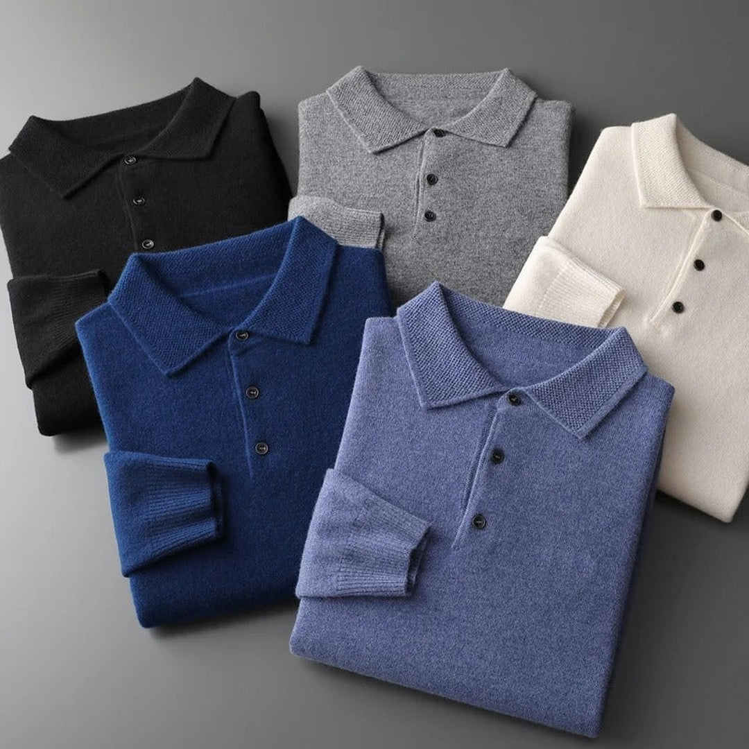 Man wearing the Yannick men's cashmere zip-up sweater, model view
