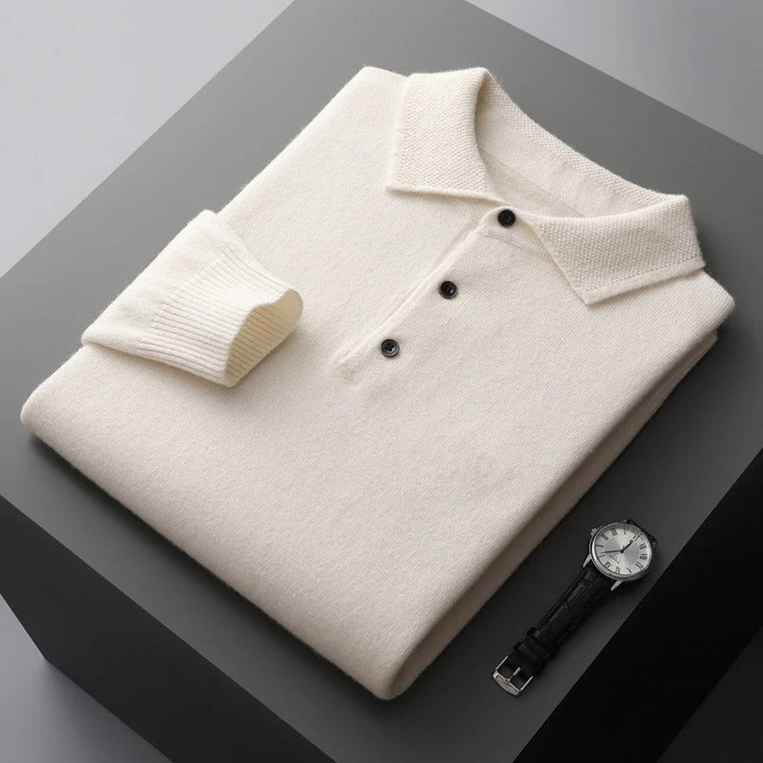 Man wearing the Yannick men's cashmere zip-up sweater, side view