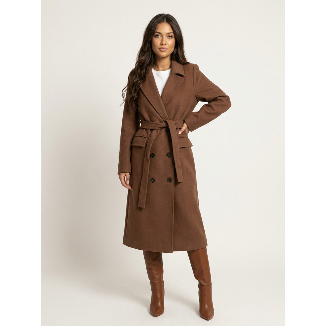 Woman wearing the Ylva women's long-sleeve coat, detail view